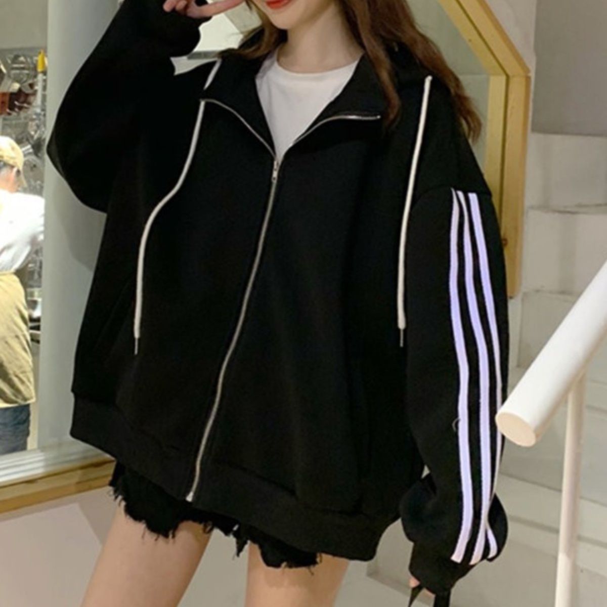https://fulmo-img-server.com/bigstyle/1756087932489_s4qorj8z_m675lp6h.jpeg