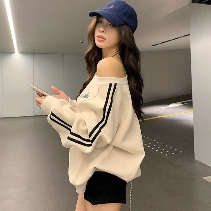 大きめサイズ 袖ラインデザインゆったりオフショルダー　トレーナー