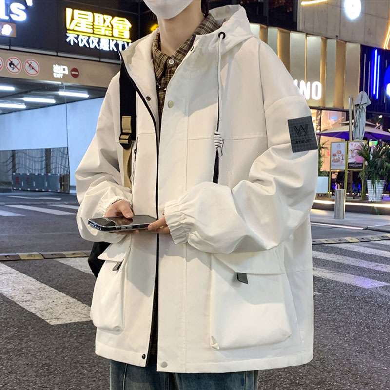 ジャストサイズよりも大きめの、体に密着しないゆるっとゆとりのあるファッションサイト ゆったりストリート系フード付きジャケット