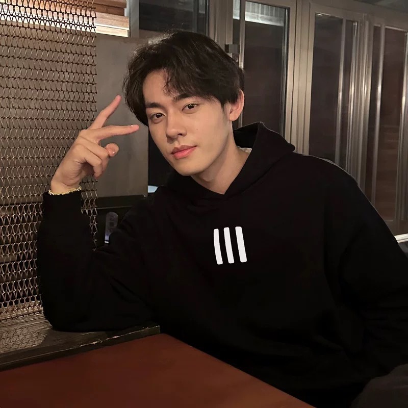 大きめサイズ 三本線ワンポイント裏起毛ゆったりプルオーバー パーカー