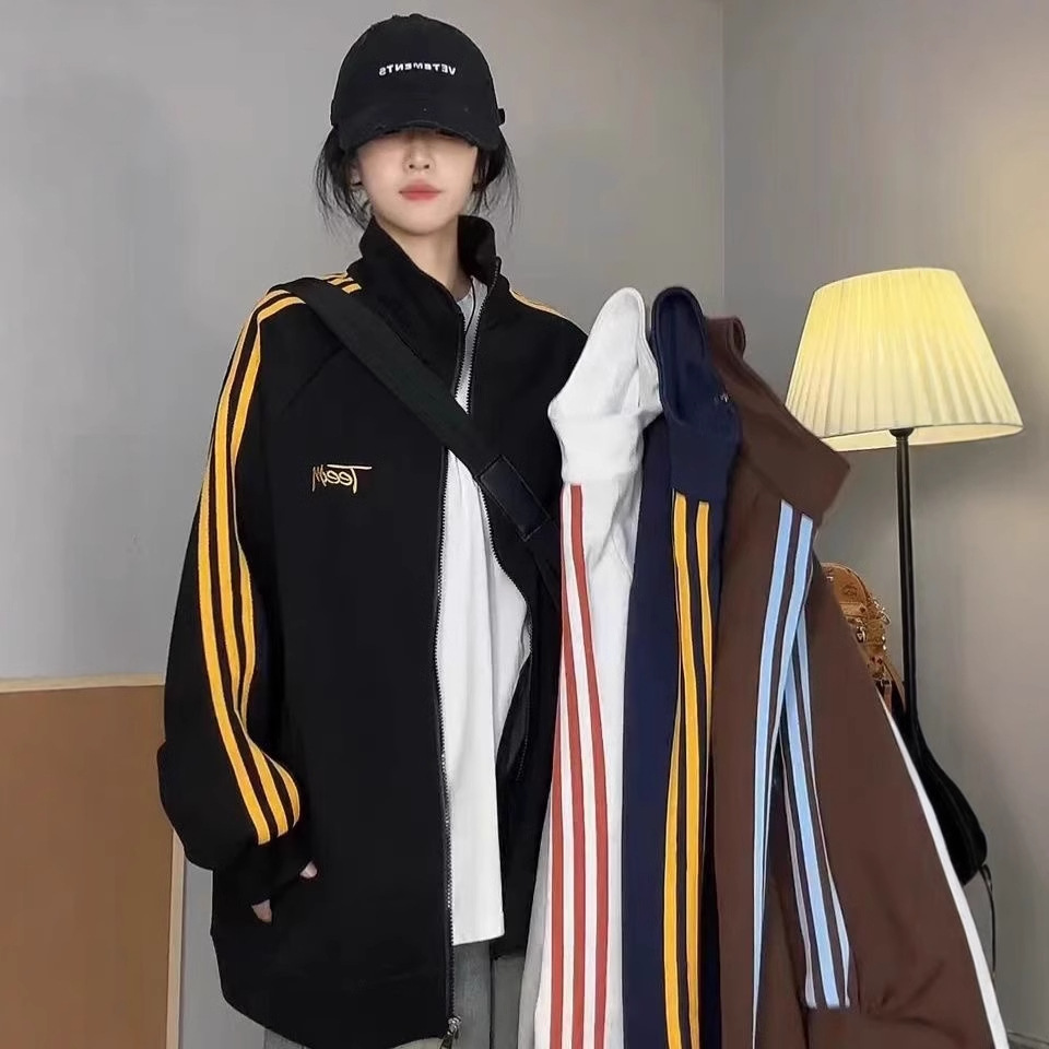 大きめサイズ 袖ライン入りジップアップトラック　パーカー