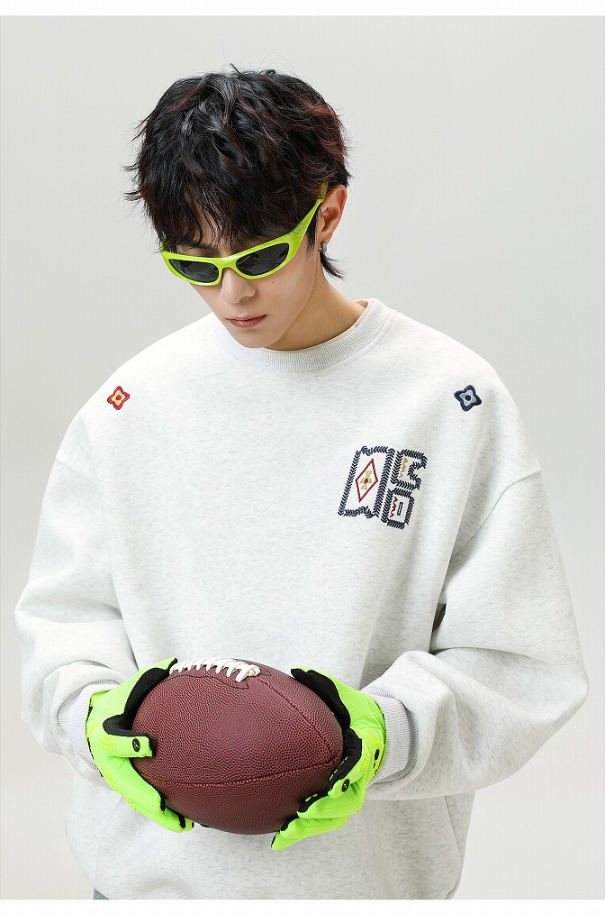 男性用厚手刺繍入り丸首スウェット大きめサイズ全2色