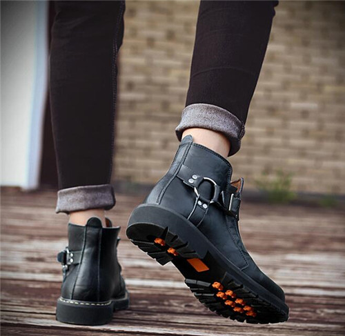https://fulmo-img-server.com/bike-boots-mania/4bc83ef5-dfab-4bdb-8263-912d4ae8fbc6.jpg