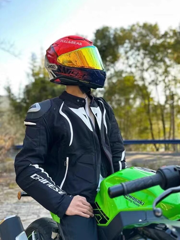 バイク ウェア 疾走感溢れるスポーティーライディングジャケット