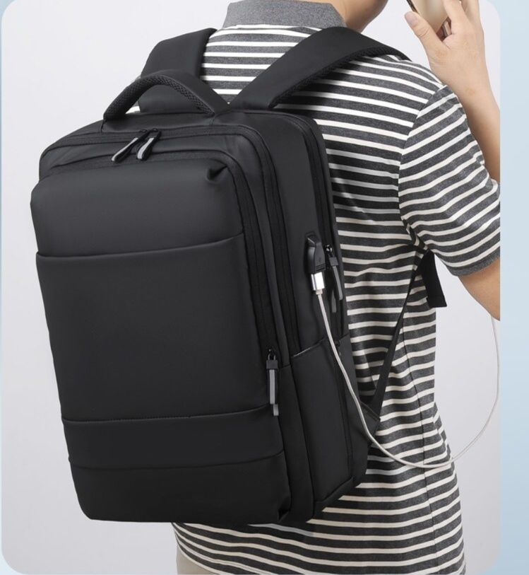  多機能収納ポケット付きビジネスリュック