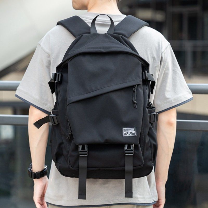 大容量ビジネスリュック バックル付きPC・A4収納