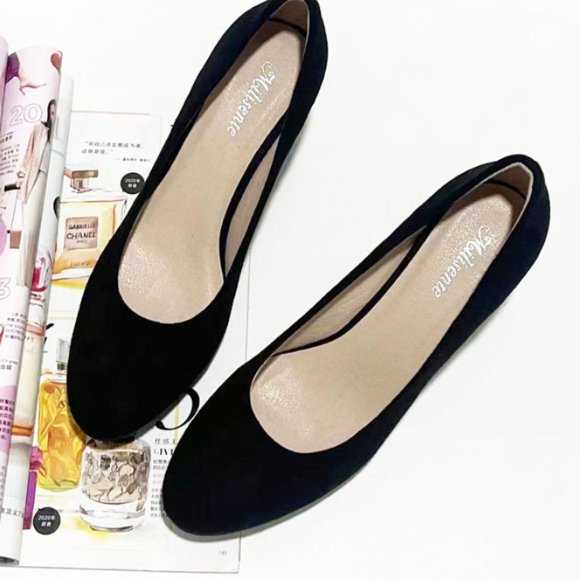 通気性に優れた本革製メッシュドレスシューズ