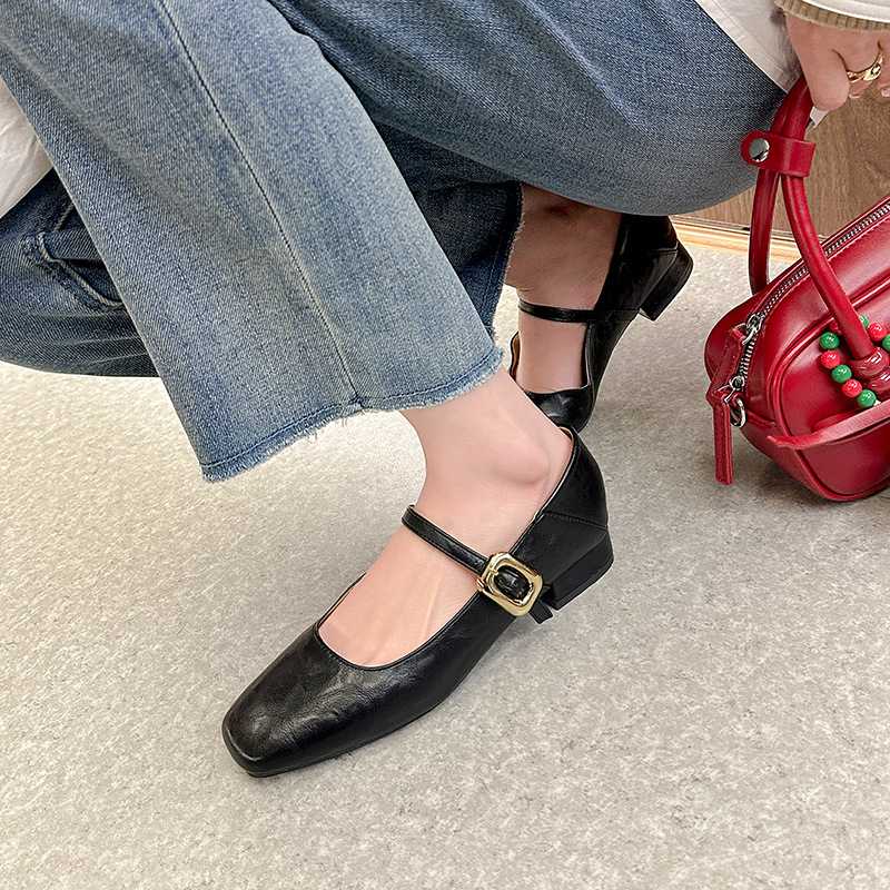 【クラシカル】ストラップ パンプス - 歩きやすい 安定感 レディース