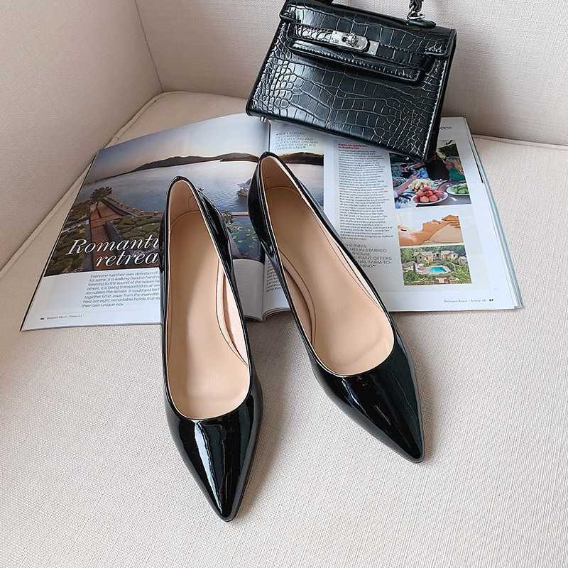 【エレガント】艶やか ポインテッドトゥパンプス - オフィス デイリー