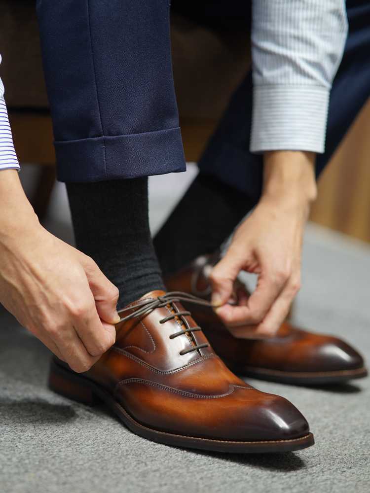 【高級感】本革ウィングチップ牛津靴 - 職人仕上げ