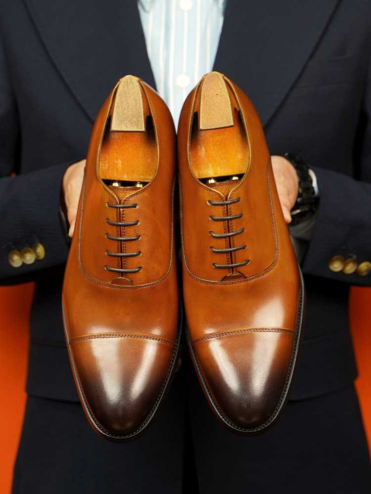 【紳士の品格】本革ストレートチップ - 格式高いビジネスシューズ