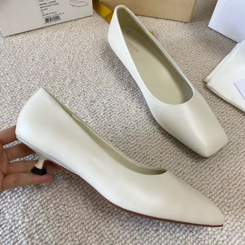 クラシックスクエアトゥパンプス