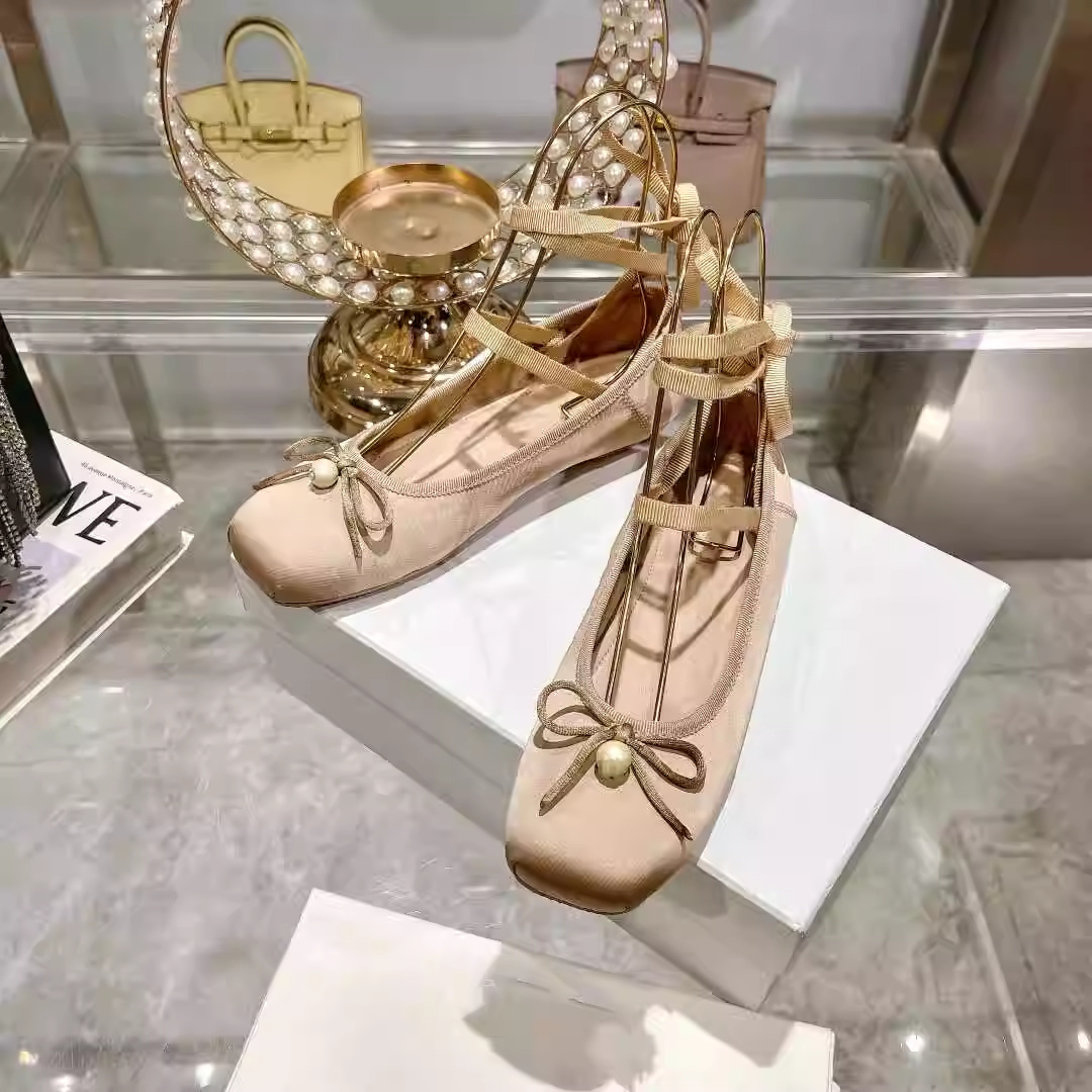 アンクルストラップリボンパールパンプス