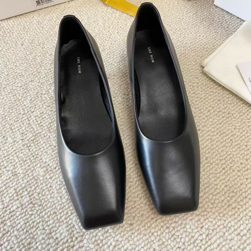 クラシックスクエアトゥパンプス