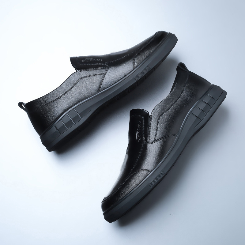 ビジネスシューズ 軽量設計撥水加工スリッポン型紳士靴