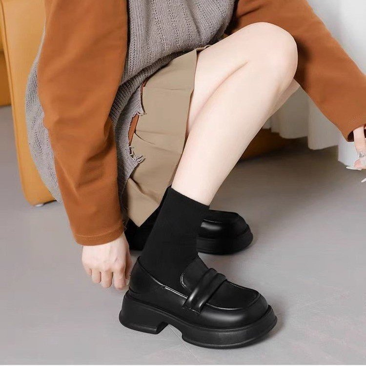 艶やかベーシックローファー