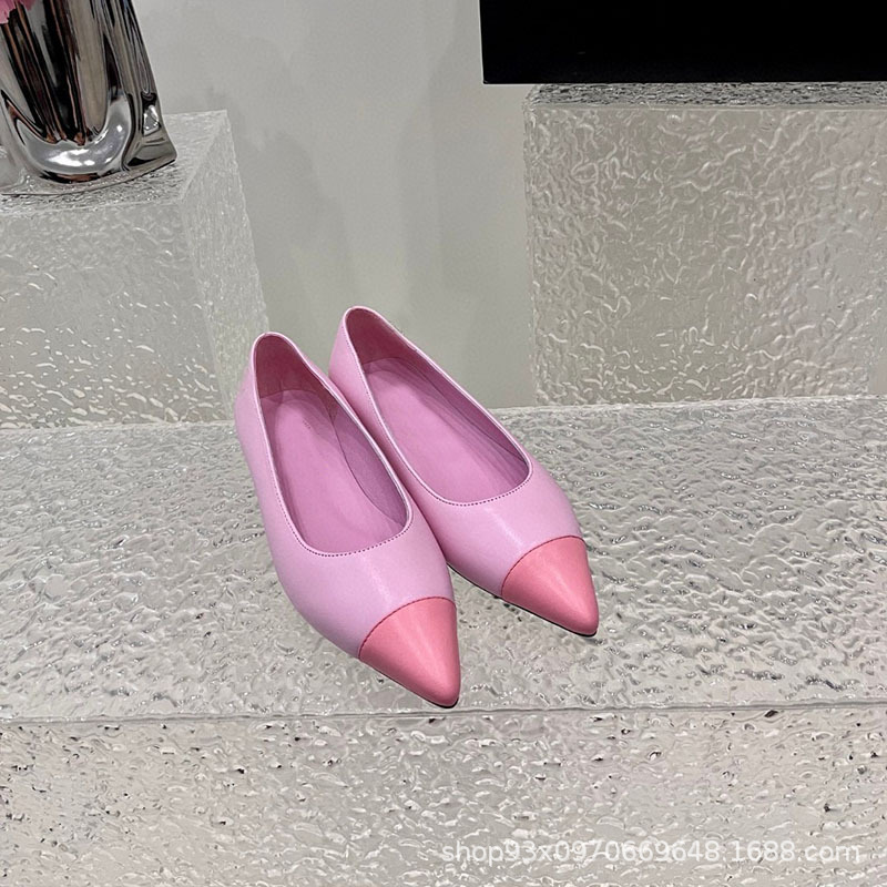艶やかな上品パンプス