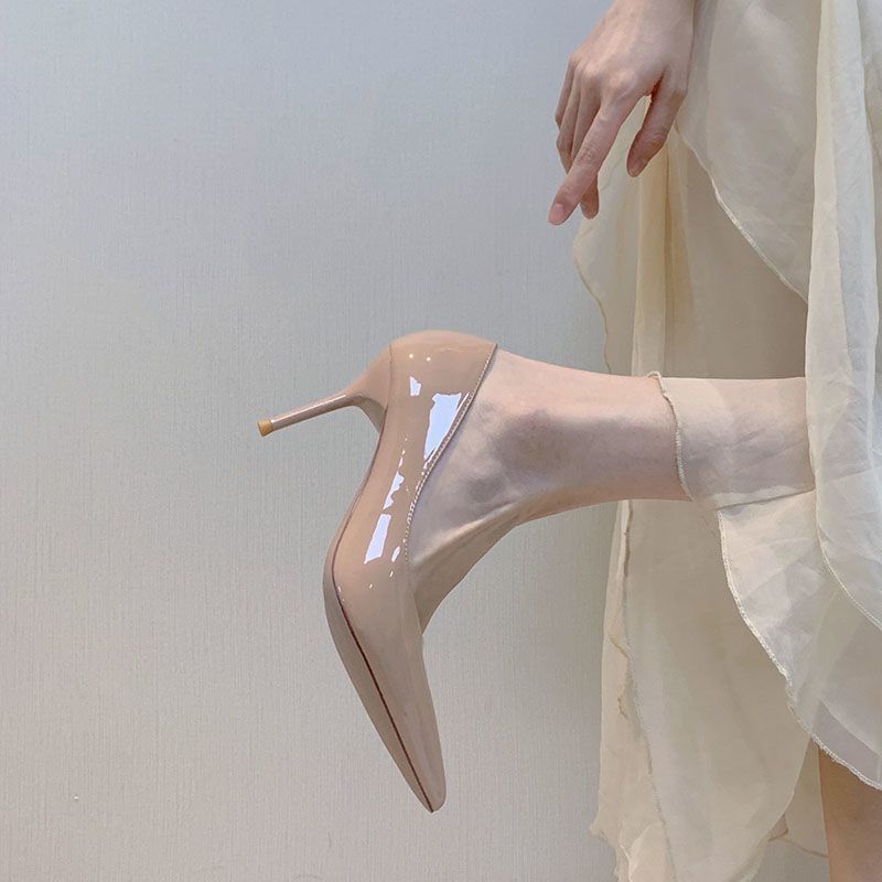 ビジネスシューズ エナメル素材ポインテッドトゥハイヒールパンプス