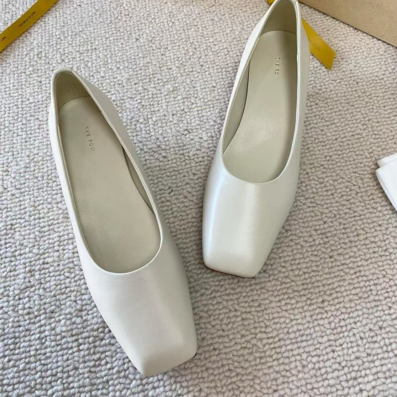 クラシックスクエアトゥパンプス
