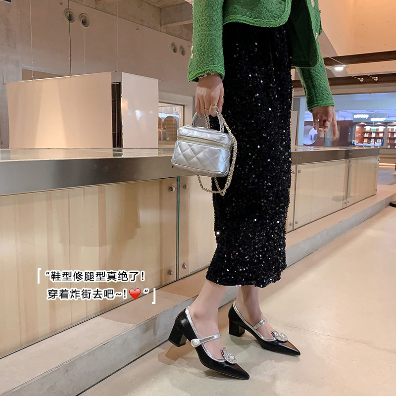 パール装飾 ポインテッドトゥパンプス