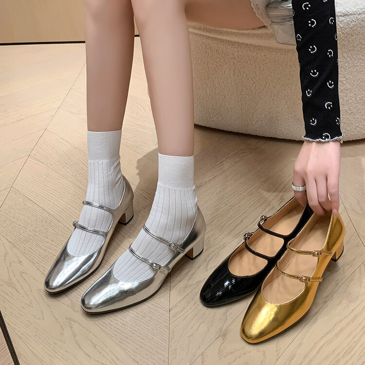 レトロ調ダブルストラップパンプス