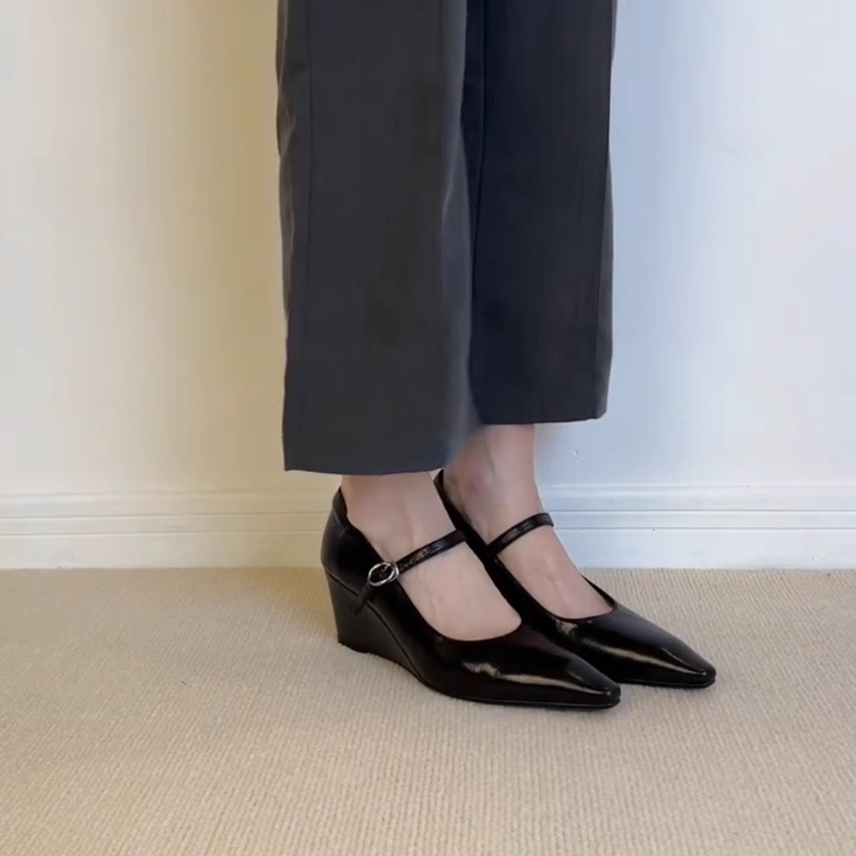 【上品ウェッジソール】ストラップパンプス