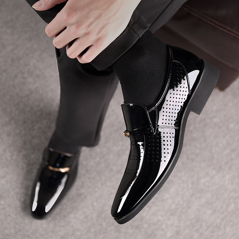 【クールビズ】金属飾り付き 通気孔デザイン 紳士靴 - 足元涼しい 営業 外回り 通勤