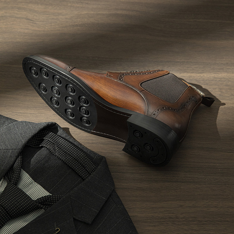 ビジネスシューズ 本革サイドゴアブーツ メダリオン装飾付き