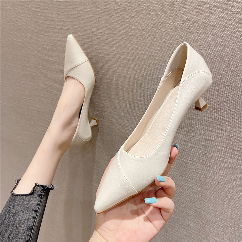 本革ローヒールポインテッドパンプス