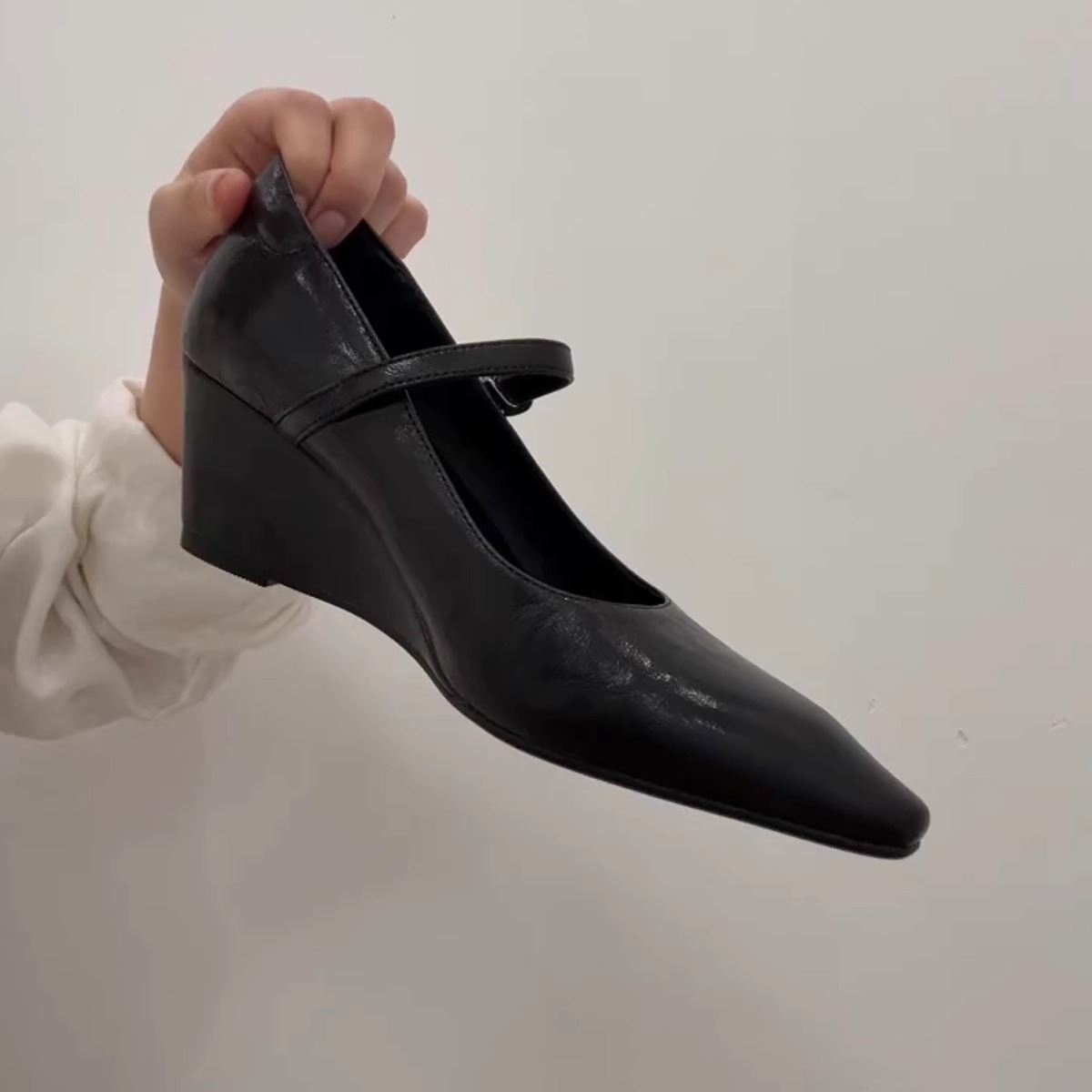 【上品ウェッジソール】ストラップパンプス