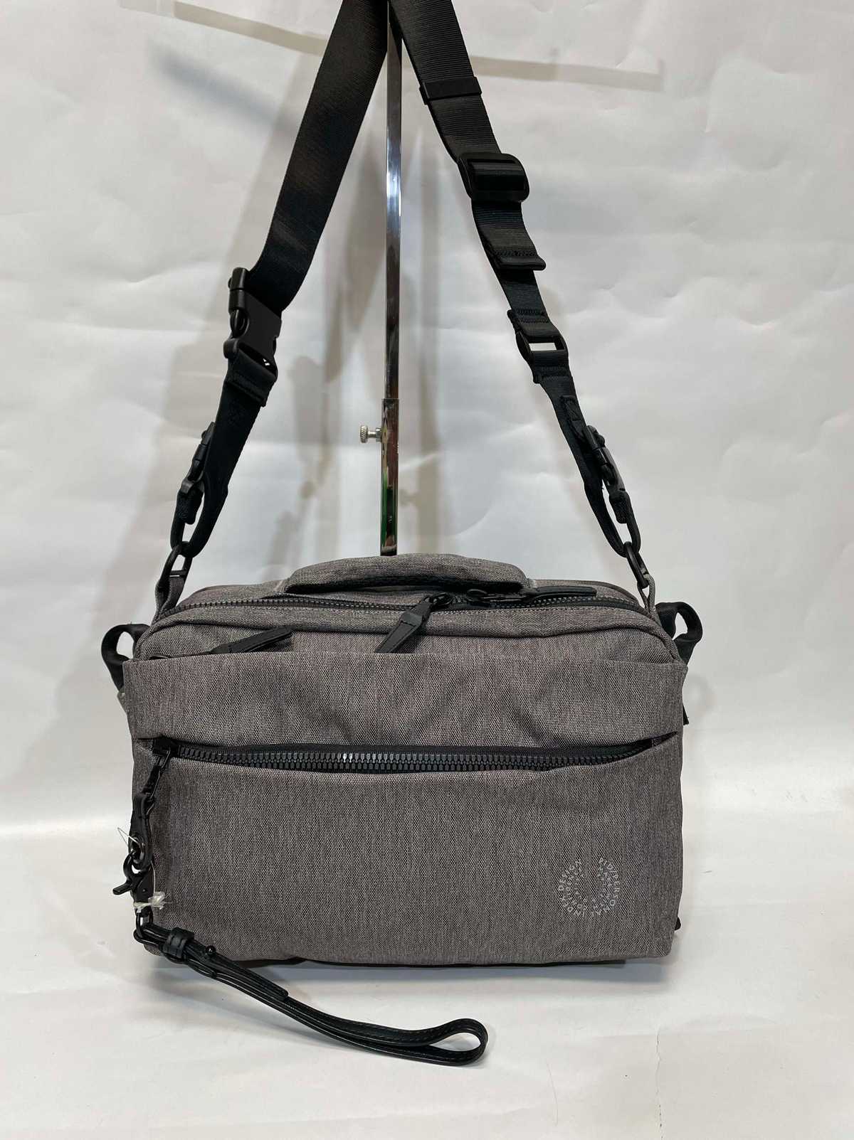 パソコンリュック 多機能コンパクトショルダーバッグ