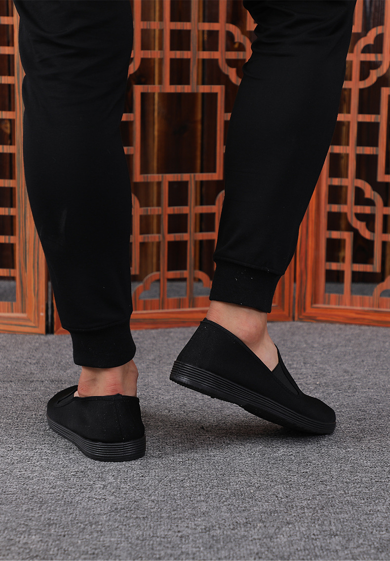 https://fulmo-img-server.com/black-shose/031e0164-90c9-48fa-b917-00d8739423ec.jpg