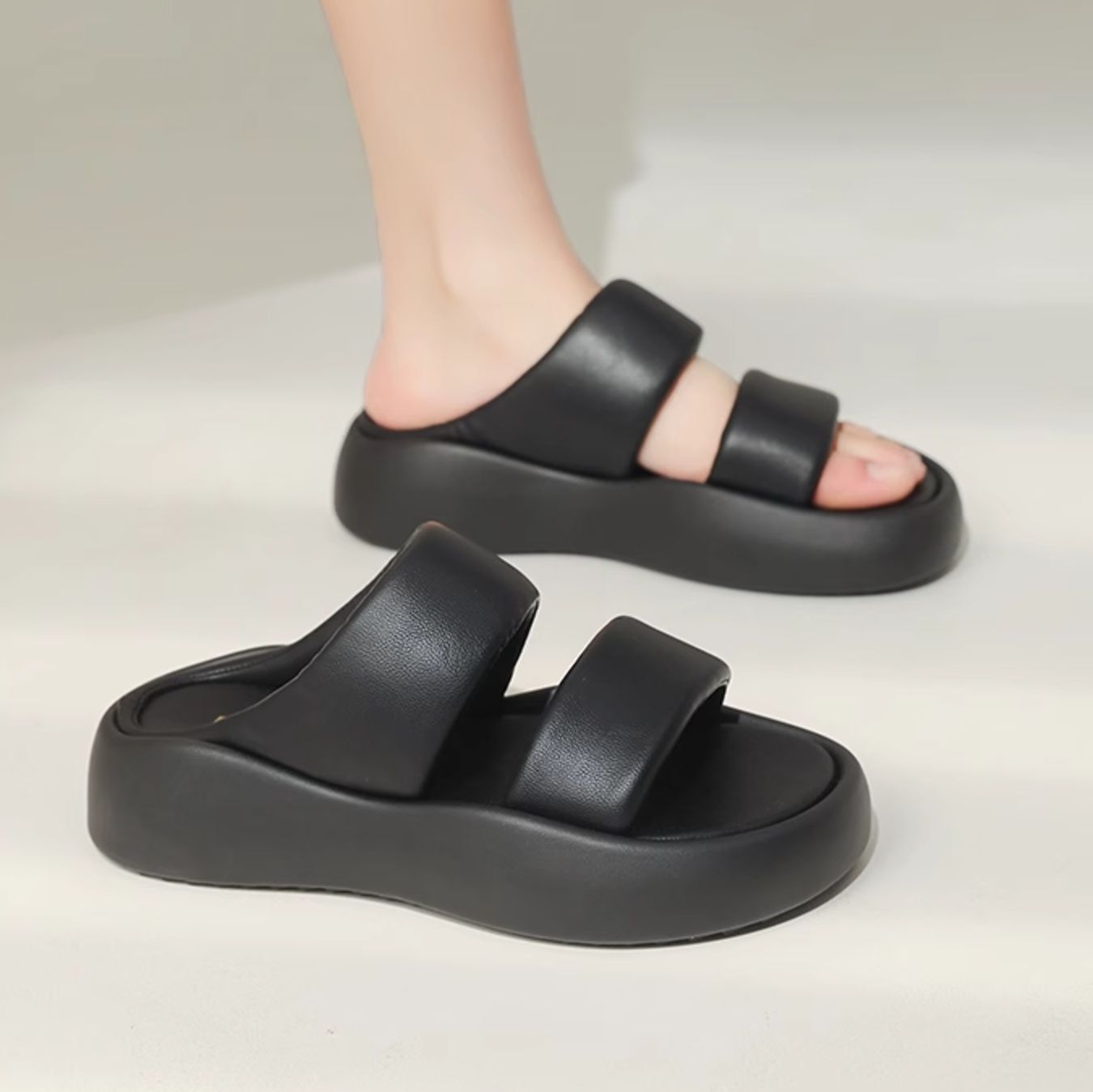 黒靴 黒靴 クラウドステップ厚底サンダル
