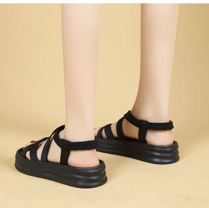 黒靴 クロスストラップ厚底サンダル