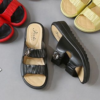 黒靴 ギャザーデザイン厚底コンフォートサンダル