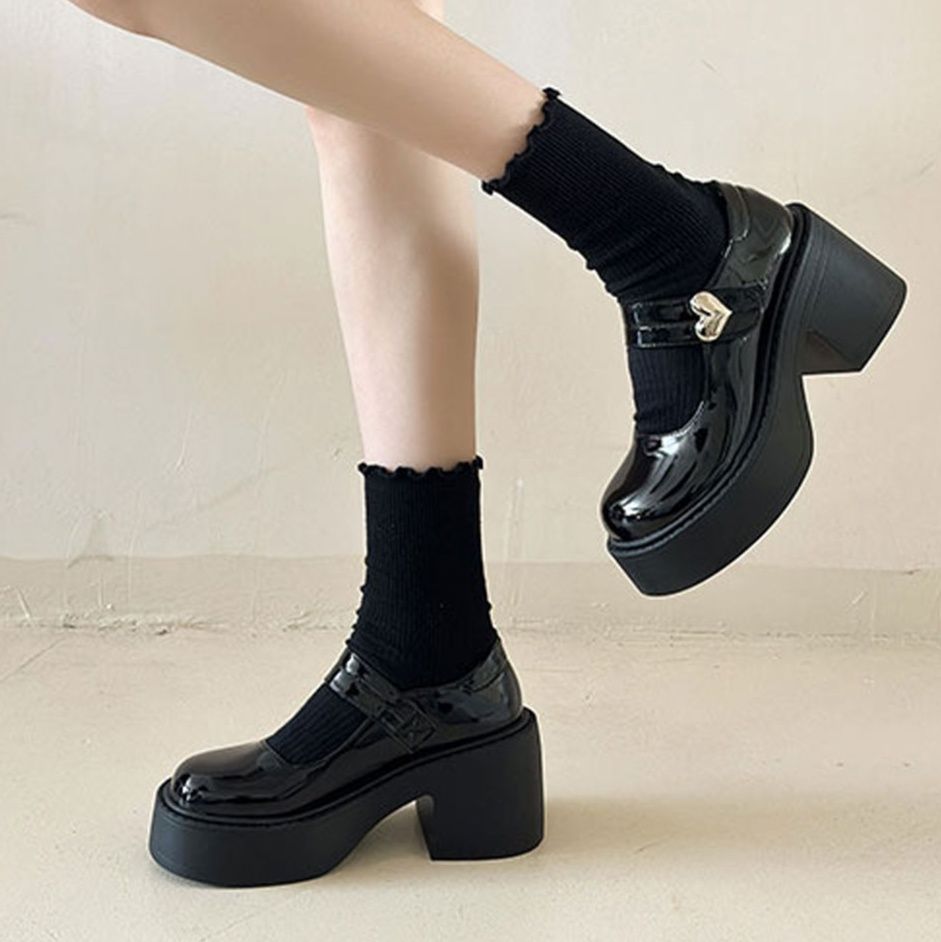 https://fulmo-img-server.com/black-shose/1754281500464_y2kapvrq_xyriqnvn.jpeg