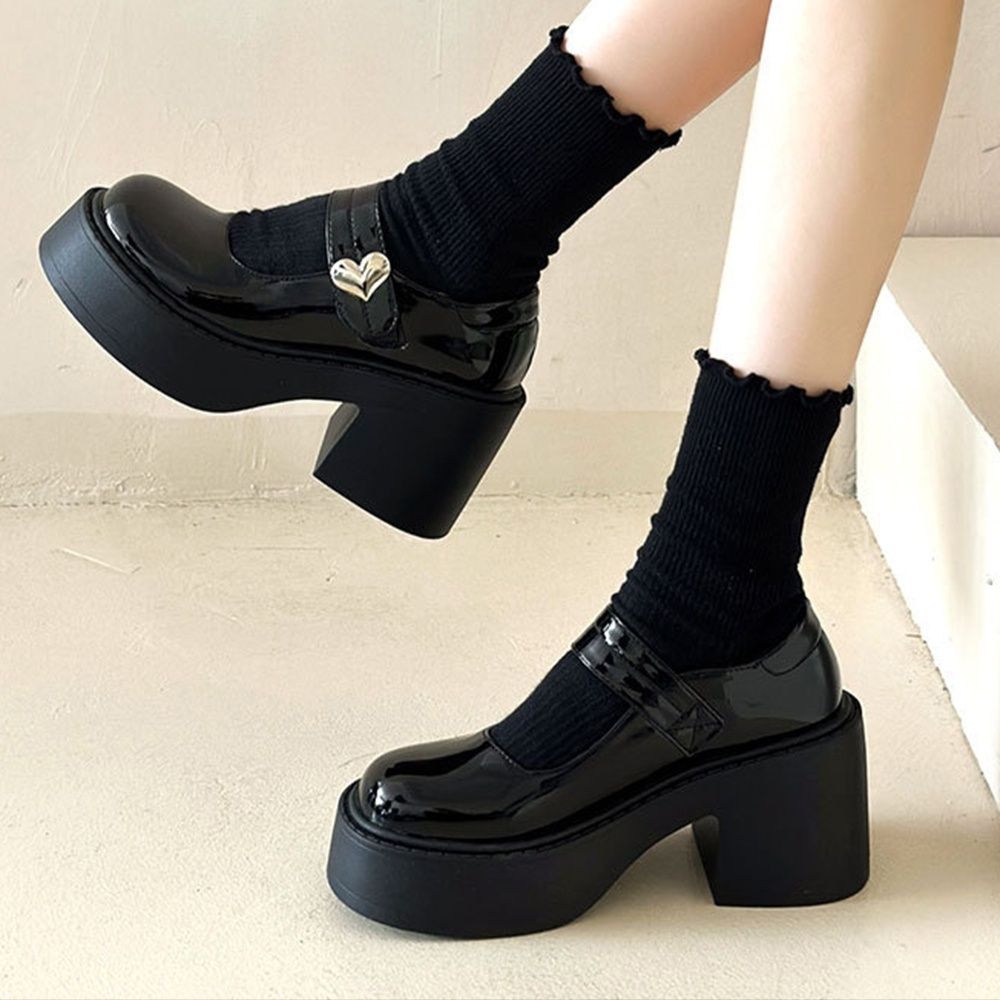 https://fulmo-img-server.com/black-shose/1754281521186_o63ihq1g_w633ljhz.jpeg