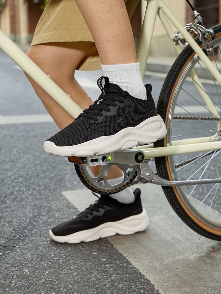 黒靴 エアメッシュ ソフトランナー