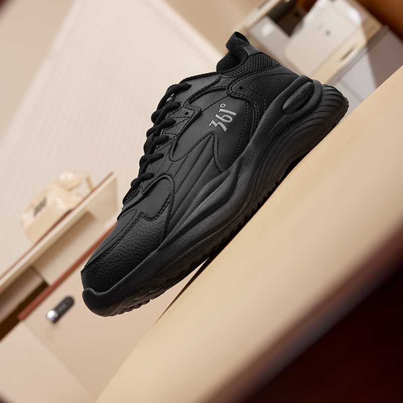 黒靴 シンプル機能美 厚底メッシュランナー