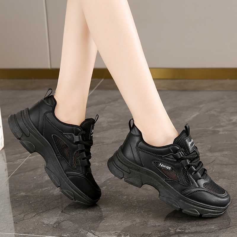 黒靴 アーバンウェーブ ボリュームソール