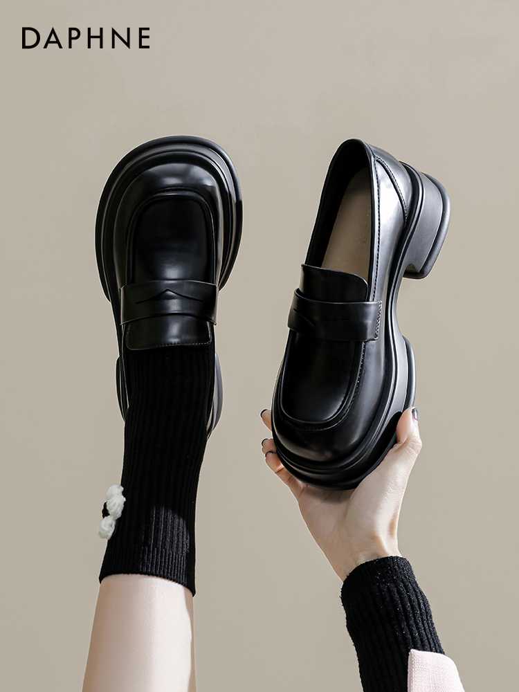 黒靴 厚底ローファー 上質モダン