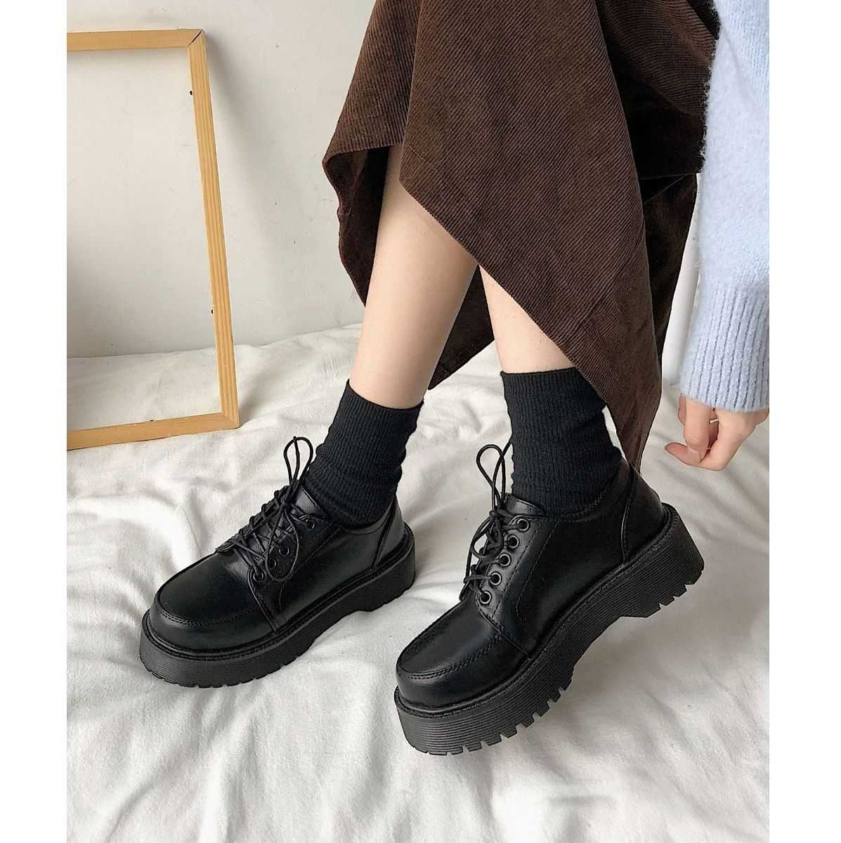 黒靴 厚底編み上げ革靴 美脚スタイルアップローファー