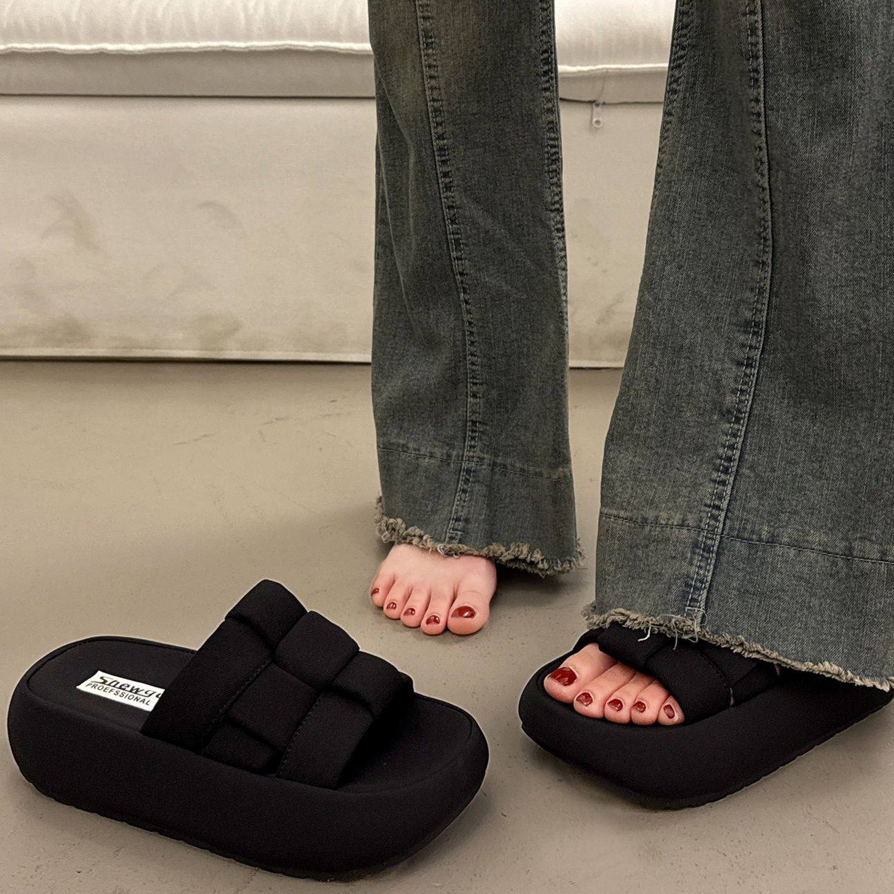 https://fulmo-img-server.com/black-shose/1756866051568_8ssilzo8_r22uadlp.jpeg