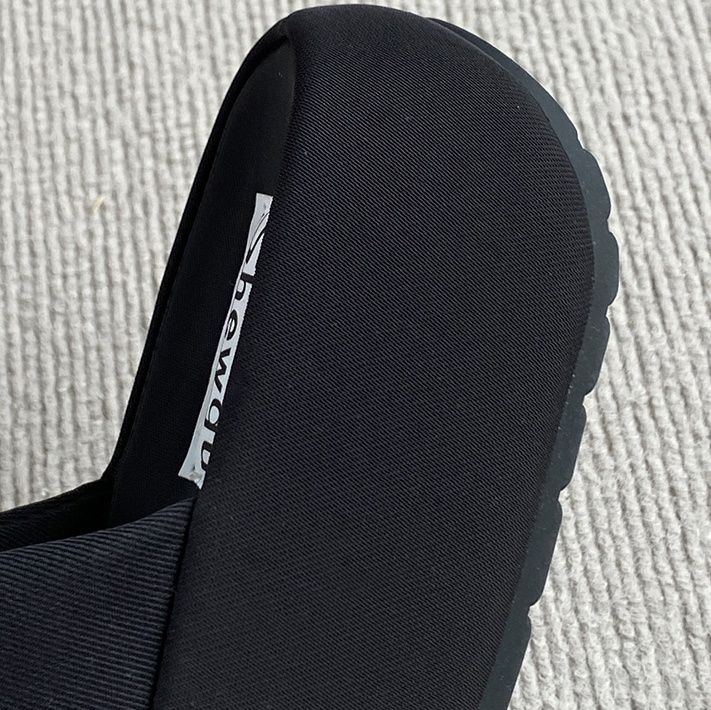 https://fulmo-img-server.com/black-shose/1756875052439_trhaaznj_8ww6pxbk.jpeg