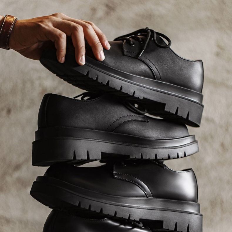 https://fulmo-img-server.com/black-shose/1757308727857_m120nfle_deqmsvhn.jpeg
