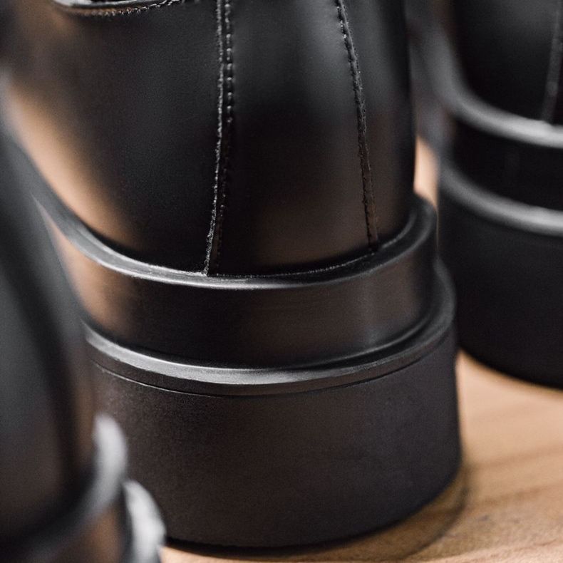 https://fulmo-img-server.com/black-shose/1757308755950_a1uzcuo9_4x3gkv2f.jpeg