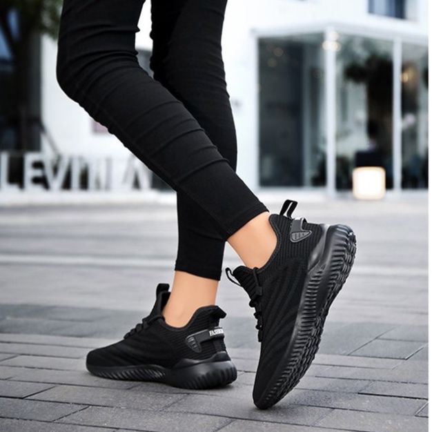 https://fulmo-img-server.com/black-shose/1757384526876_pf5ylo36_xtx8572b.jpeg