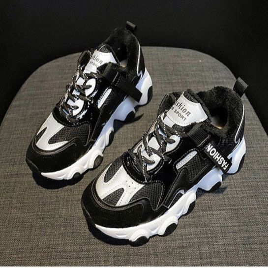 https://fulmo-img-server.com/black-shose/1759195079382_50qas3em_woloh6je.jpeg