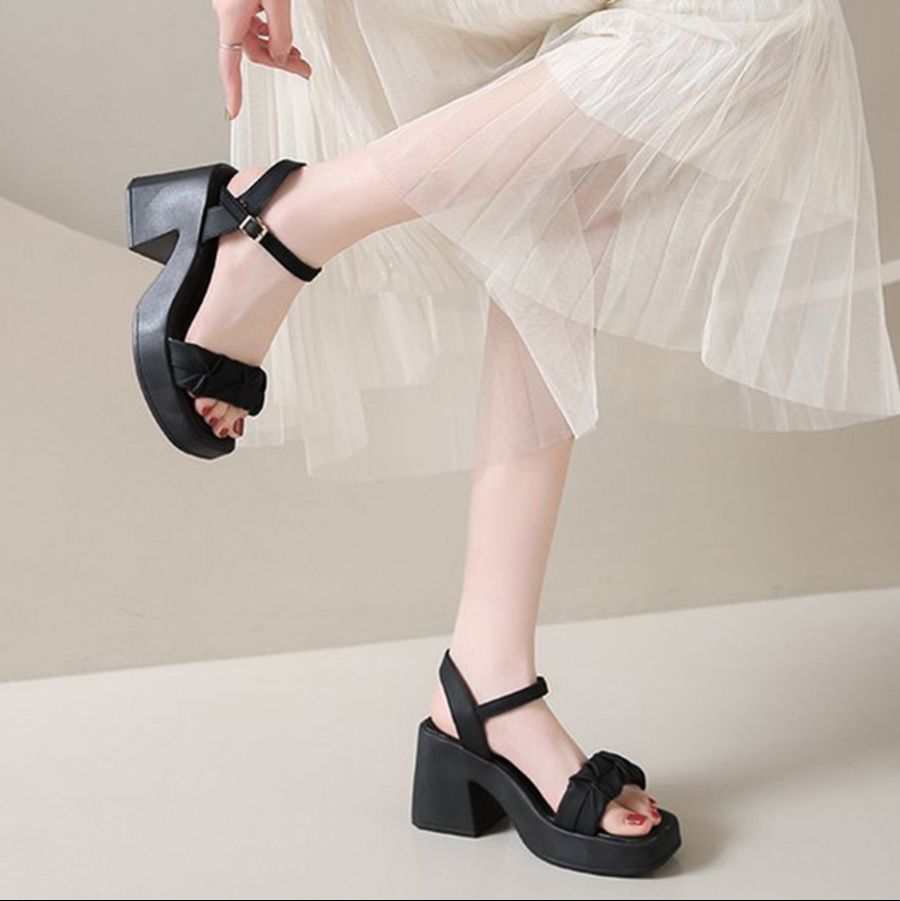 https://fulmo-img-server.com/black-shose/1759195970380_uqv3qd25_5uwzj3e8.jpeg