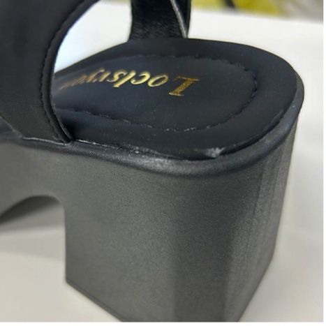 https://fulmo-img-server.com/black-shose/1759196077341_4e0wx9xh_ffn979jk.jpeg